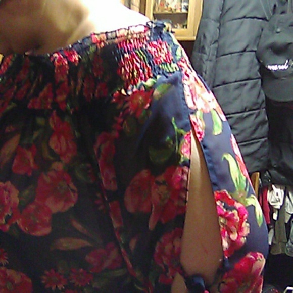 Blouse - Picture 3 of 3